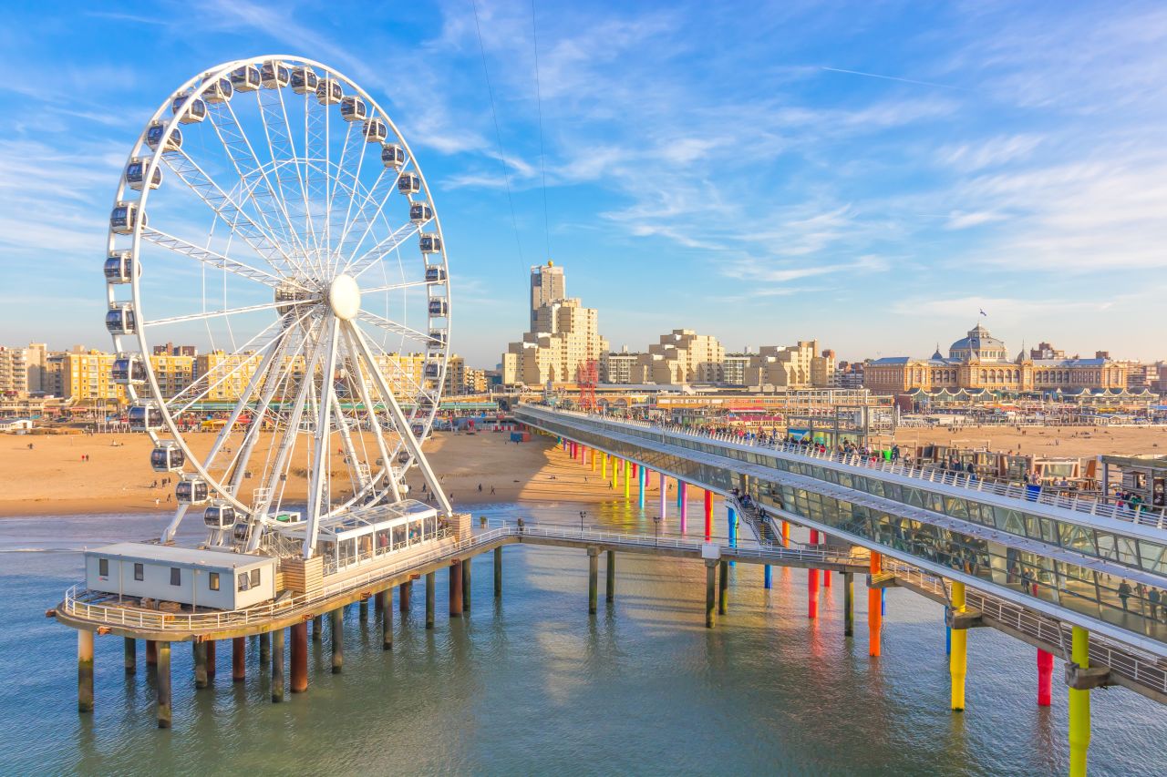 Riesenrad am Pier von den Haag